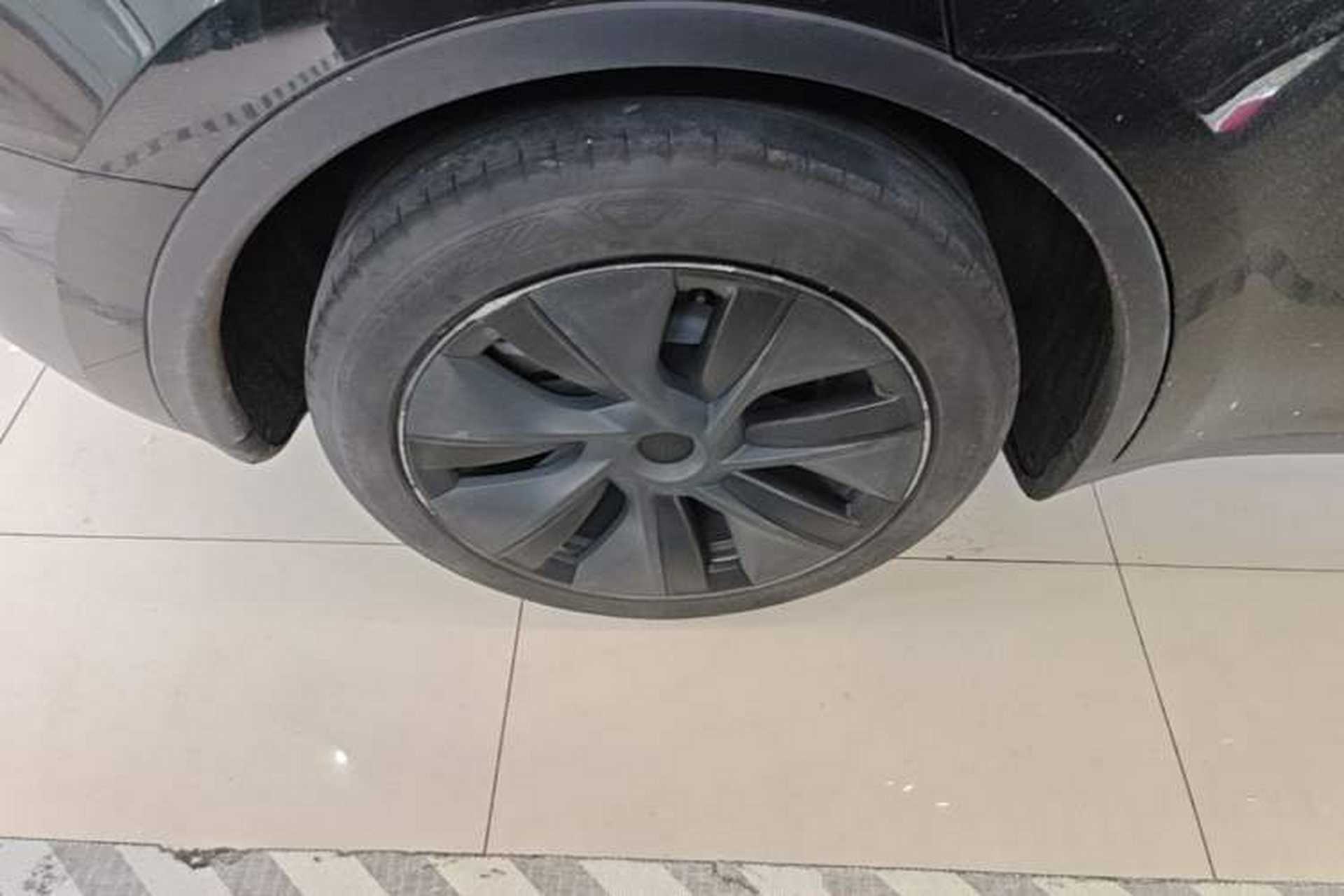 Used Tesla Model Y 2023 Rear-Wheel-Drive Version Right Rear Wheel Hub