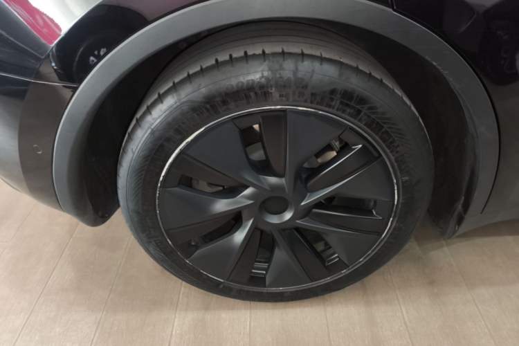 Used Tesla Model Y 2023 Rear-Wheel-Drive Version Right Rear Wheel Hub