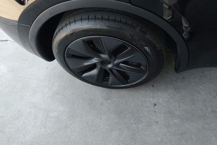 Used Tesla Model Y 2023 Rear-Wheel-Drive Version Right Rear Wheel Hub