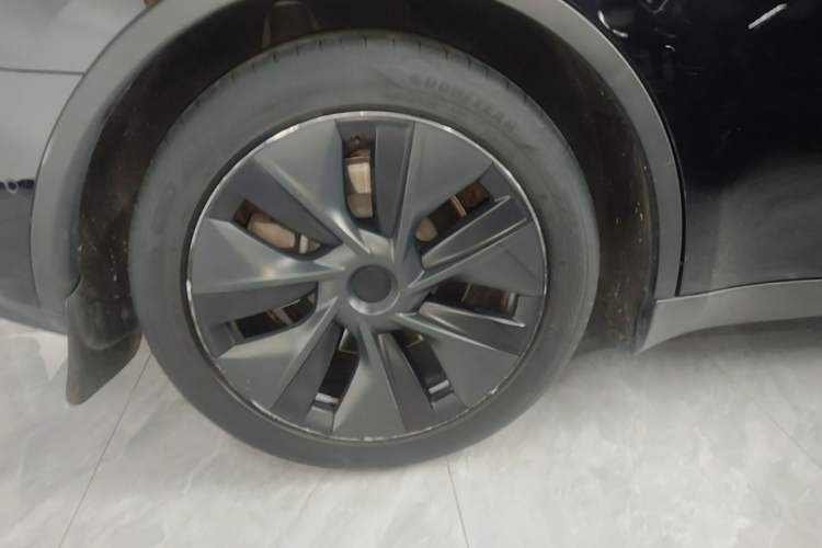 Used Tesla Model Y 2023 Rear-Wheel-Drive Version Right Rear Wheel Hub