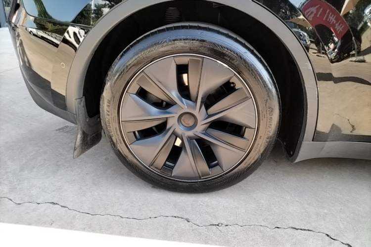 Used Tesla Model Y 2023 Rear-Wheel-Drive Version Right Rear Wheel Hub