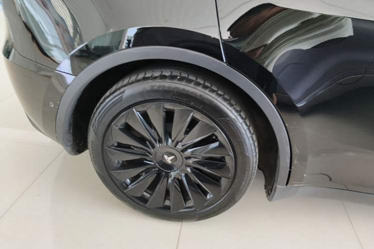 Used Tesla Model Y 2023 Rear-Wheel-Drive Version Right Rear Wheel Hub