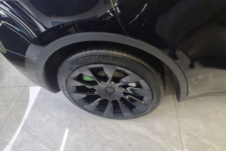 Used Tesla Model Y 2023 Rear-Wheel-Drive Version Right Rear Wheel Hub