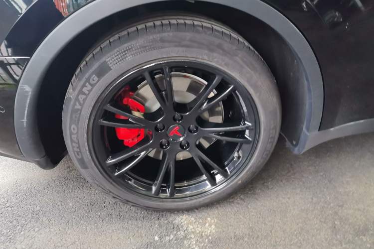 Used Tesla Model Y 2023 Rear-Wheel-Drive Version Right Rear Wheel Hub