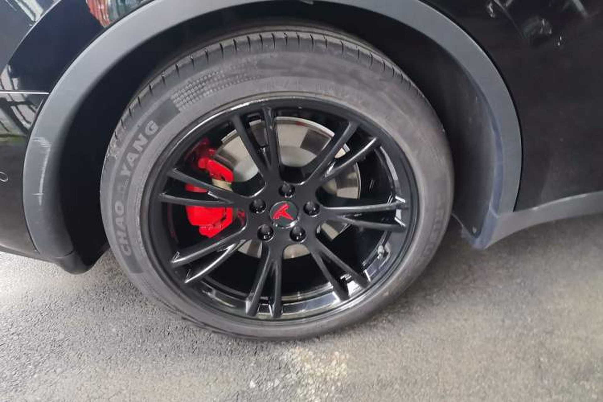 Used Tesla Model Y 2023 Rear-Wheel-Drive Version Right Rear Wheel Hub