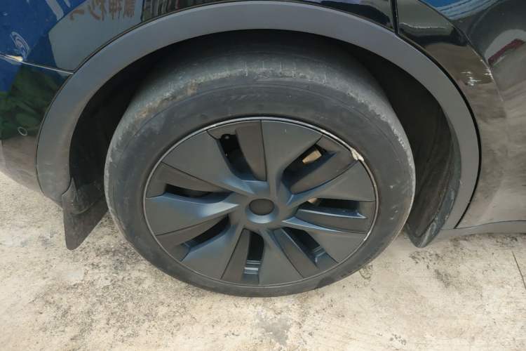 Used Tesla Model Y 2023 Rear-Wheel-Drive Version Right Rear Wheel Hub