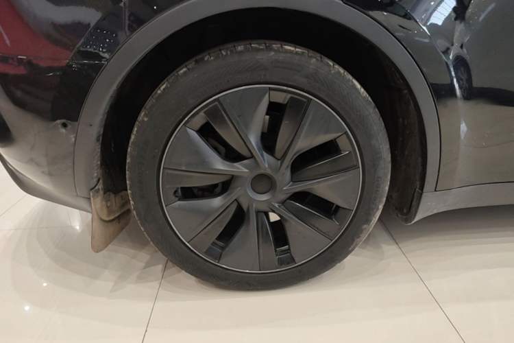 Used Tesla Model Y 2023 Rear-Wheel-Drive Version Right Rear Wheel Hub