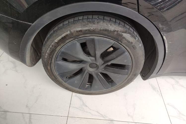 Used Tesla Model Y 2023 Rear-Wheel-Drive Version Right Rear Wheel Hub