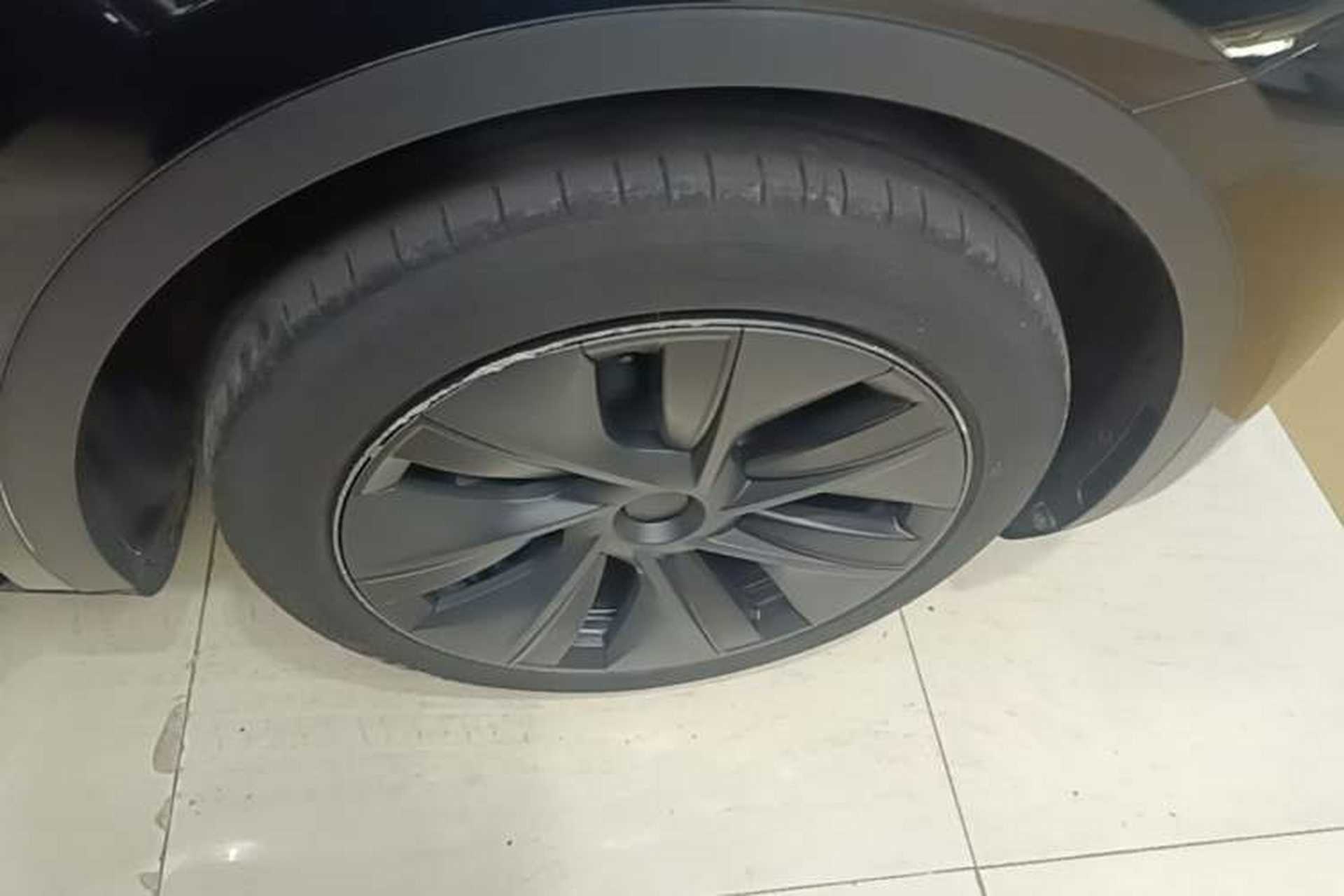 Used Tesla Model Y 2023 Rear-Wheel-Drive Version Right Rear Wheel Hub