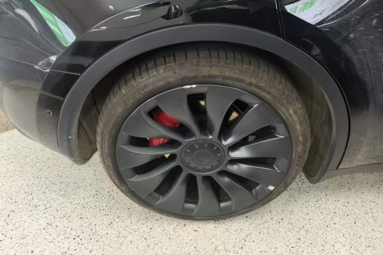 Used Tesla Model Y 2023 High-Performance All-Wheel-Drive Version Right Rear Wheel Hub