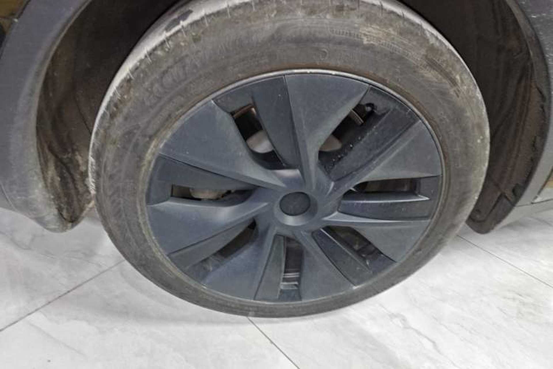 Used Tesla Model Y 2023 Rear-Wheel-Drive Version Right Rear Wheel Hub