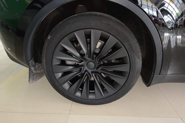 Used Tesla Model Y 2023 Rear-Wheel-Drive Version Right Rear Wheel Hub