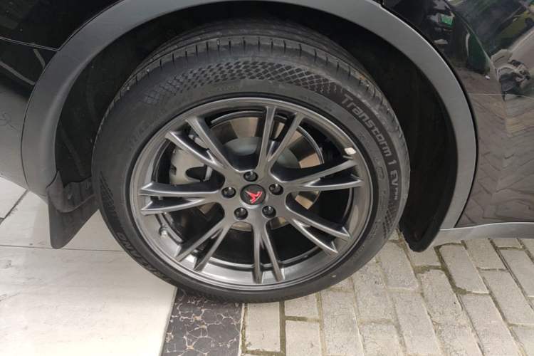 Used Tesla Model Y 2023 Rear-Wheel-Drive Version Right Rear Wheel Hub