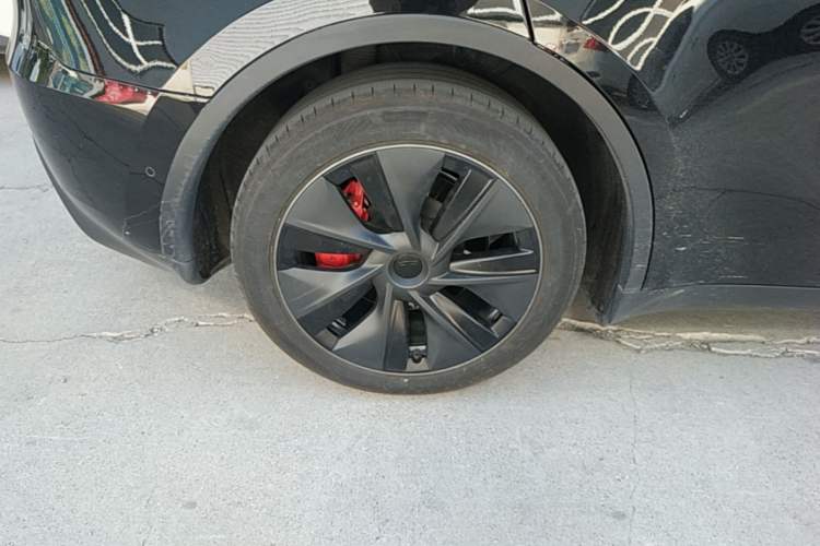 Used Tesla Model Y 2023 Rear-Wheel-Drive Version Right Rear Wheel Hub