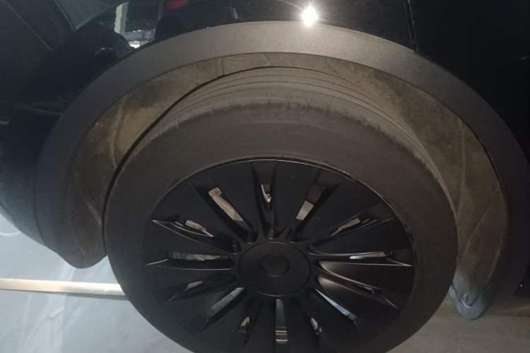 Used Tesla Model Y 2023 Rear-Wheel-Drive Version Right Rear Wheel Hub