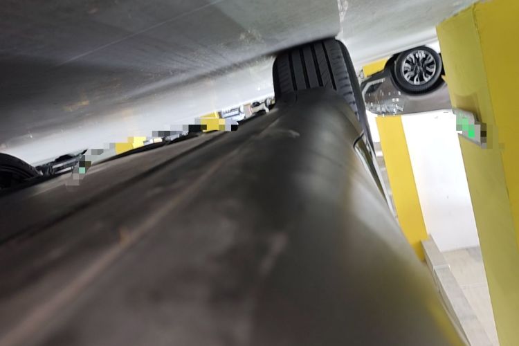 Used Tesla Model Y 2023 Long-Range All-Wheel-Drive Version Right Side Sill