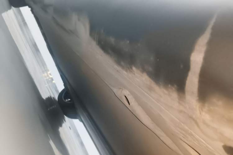 Used Tesla Model Y 2023 Rear-Wheel-Drive Version Right Side Sill