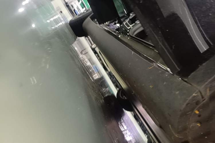 Used Tesla Model Y 2023 Rear-Wheel-Drive Version Right Side Sill
