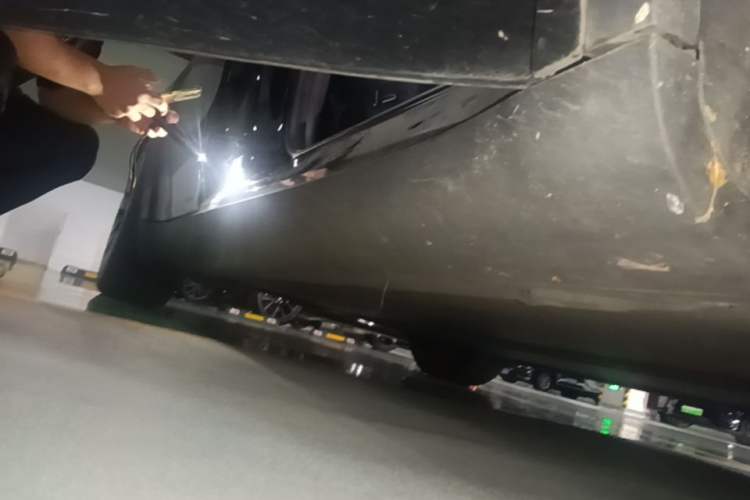 Used Tesla Model Y 2023 Rear-Wheel-Drive Version Right Side Sill