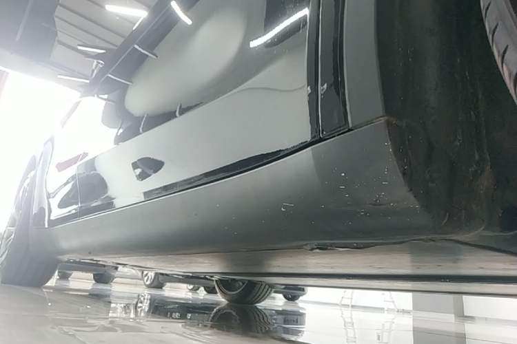 Used Tesla Model Y 2023 Rear-Wheel-Drive Version Right Side Sill