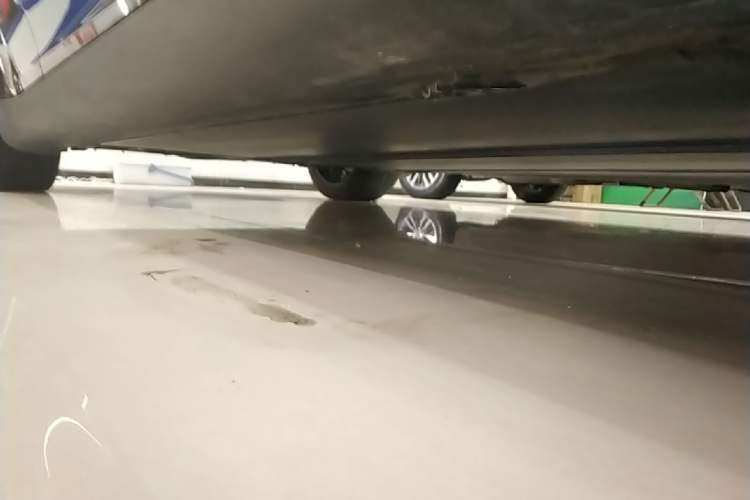 Used Tesla Model Y 2023 Rear-Wheel-Drive Version Right Side Sill