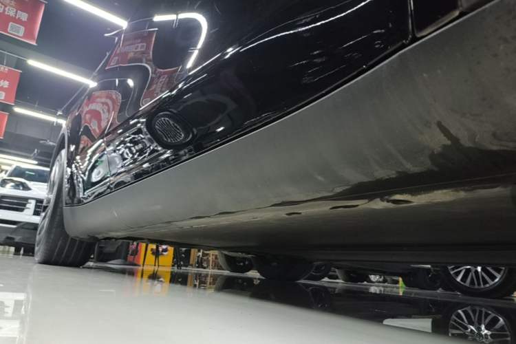 Used Tesla Model Y 2023 Rear-Wheel-Drive Version Right Side Sill