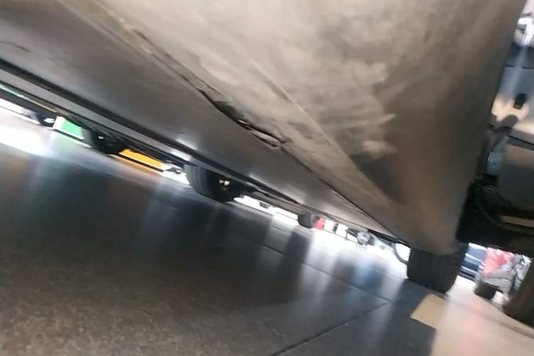 Used Tesla Model Y 2023 Rear-Wheel-Drive Version Right Side Sill
