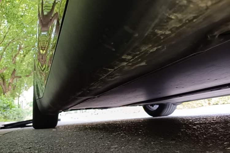Used Tesla Model Y 2023 Rear-Wheel-Drive Version Right Side Sill