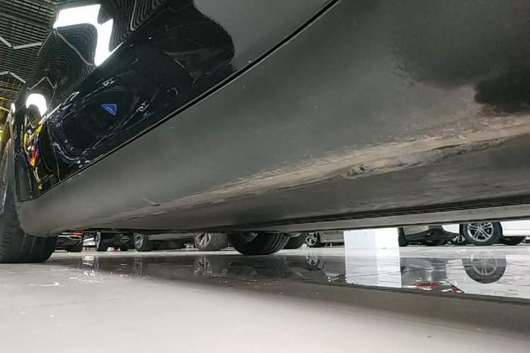 Used Tesla Model Y 2023 Rear-Wheel-Drive Version Right Side Sill