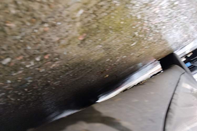 Used Tesla Model Y 2023 Long-Range All-Wheel-Drive Version Right Side Sill