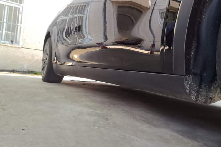 Used Tesla Model Y 2023 Rear-Wheel-Drive Version Right Side Sill