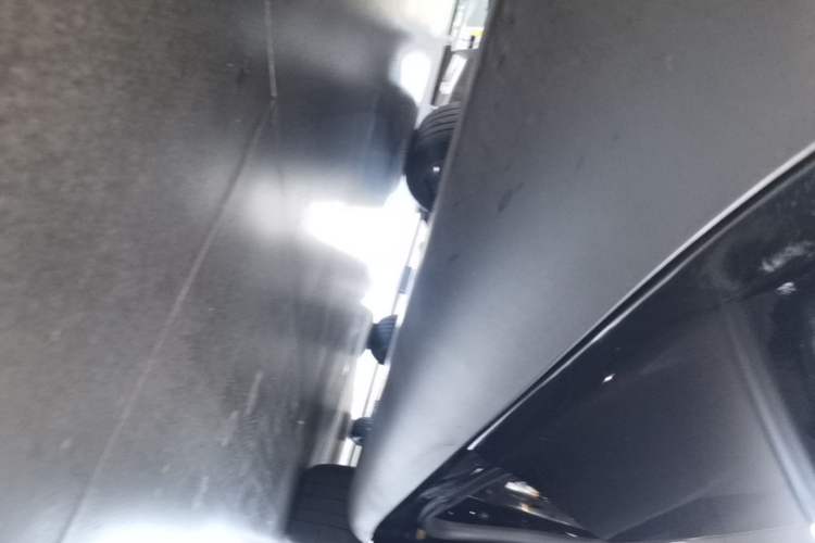 Used Tesla Model Y 2023 Rear-Wheel-Drive Version Right Side Sill