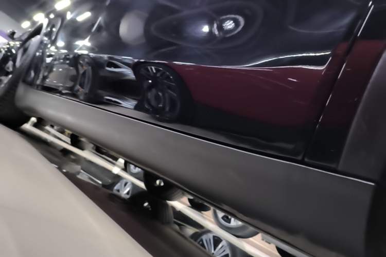 Used Tesla Model Y 2023 Rear-Wheel-Drive Version Right Side Sill