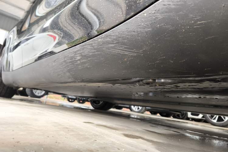 Used Tesla Model Y 2023 Rear-Wheel-Drive Version Right Side Sill