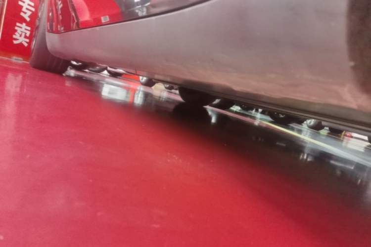 Used Tesla Model Y 2023 Rear-Wheel-Drive Version Right Side Sill