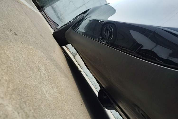 Used Tesla Model Y 2023 Rear-Wheel-Drive Version Right Side Sill