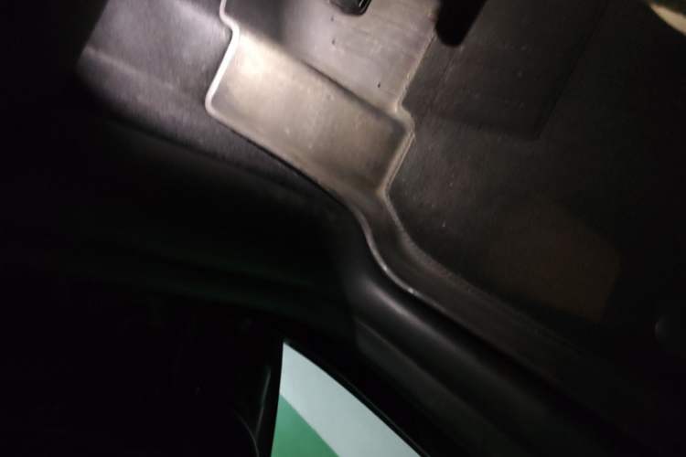 Used Tesla Model Y 2023 Rear-Wheel-Drive Version Right Side Sill