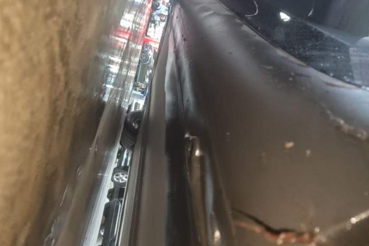 Used Tesla Model Y 2023 Rear-Wheel-Drive Version Right Side Sill
