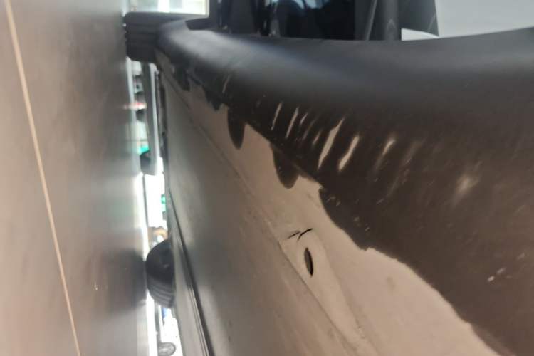 Used Tesla Model Y 2023 Rear-Wheel-Drive Version Right Side Sill