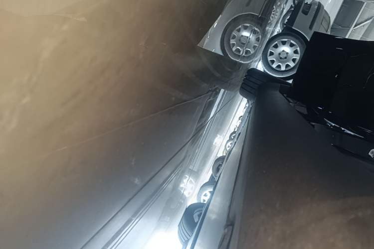 Used Tesla Model Y 2023 Rear-Wheel-Drive Version Right Side Sill