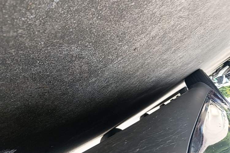 Used Tesla Model Y 2023 Long-Range All-Wheel-Drive Version Right Side Sill