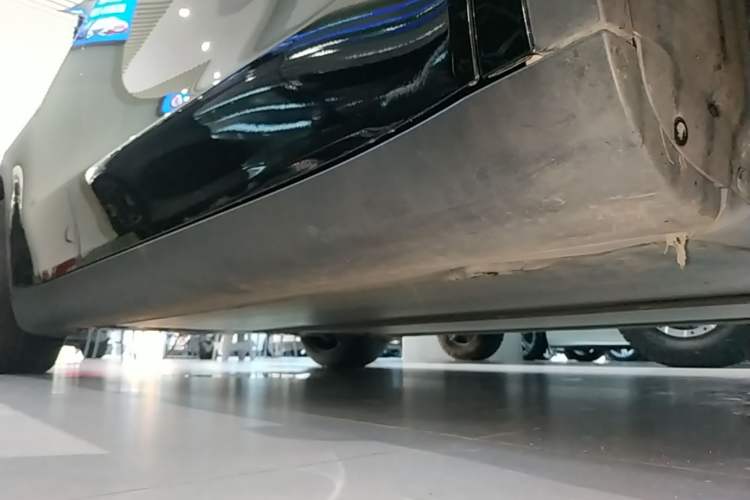 Used Tesla Model Y 2023 Rear-Wheel-Drive Version Right Side Sill