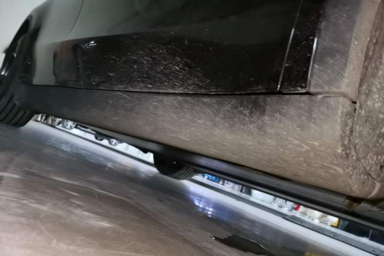 Used Tesla Model Y 2023 Rear-Wheel-Drive Version Right Side Sill