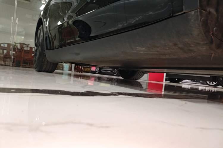 Used Tesla Model Y 2023 Rear-Wheel-Drive Version Right Side Sill