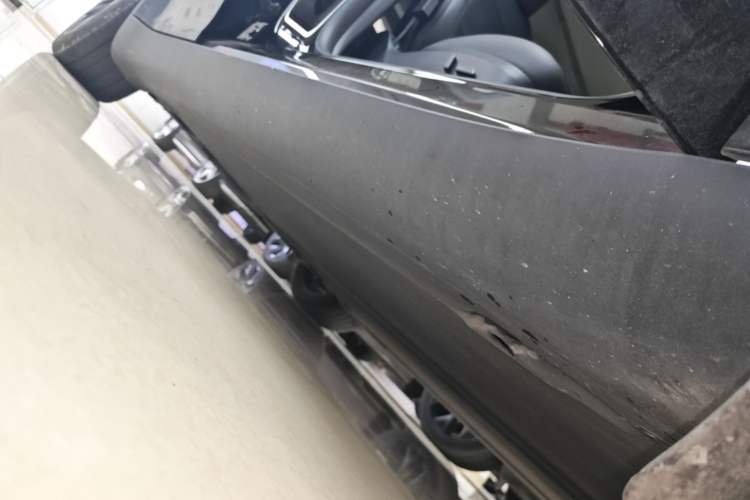 Used Tesla Model Y 2023 Rear-Wheel-Drive Version Right Side Sill