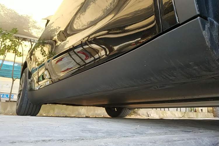 Used Tesla Model Y 2023 Rear-Wheel-Drive Version Right Side Sill