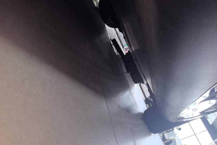 Used Tesla Model Y 2023 Rear-Wheel-Drive Version Right Side Sill