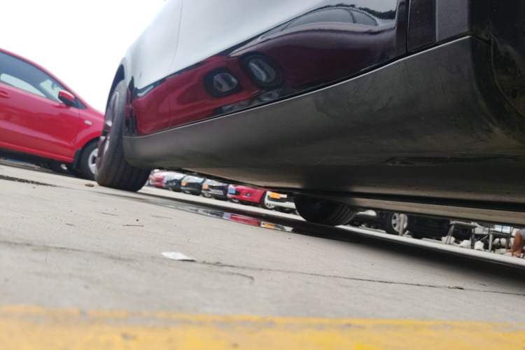 Used Tesla Model Y 2023 Rear-Wheel-Drive Version Right Side Sill