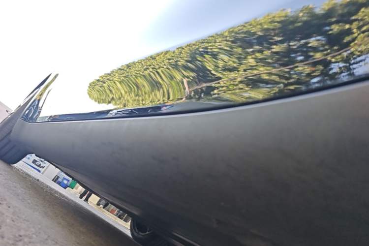 Used Tesla Model Y 2023 Rear-Wheel-Drive Version Right Side Sill
