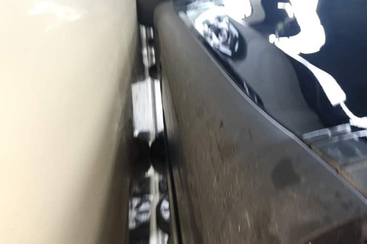 Used Tesla Model Y 2023 Rear-Wheel-Drive Version Right Side Sill